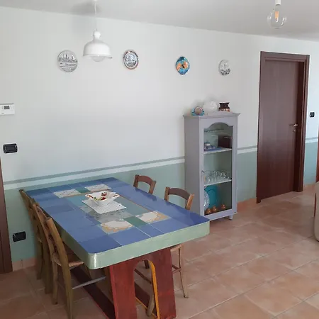 Tra Gli Ulivi 2 Apartment *