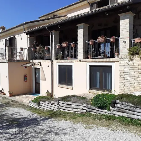 Tra Gli Ulivi 2 Apartment *