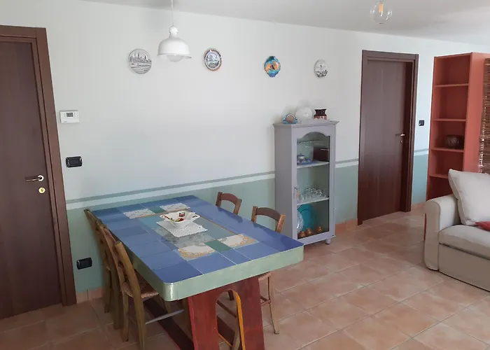 Tra Gli Ulivi 2 Apartment *