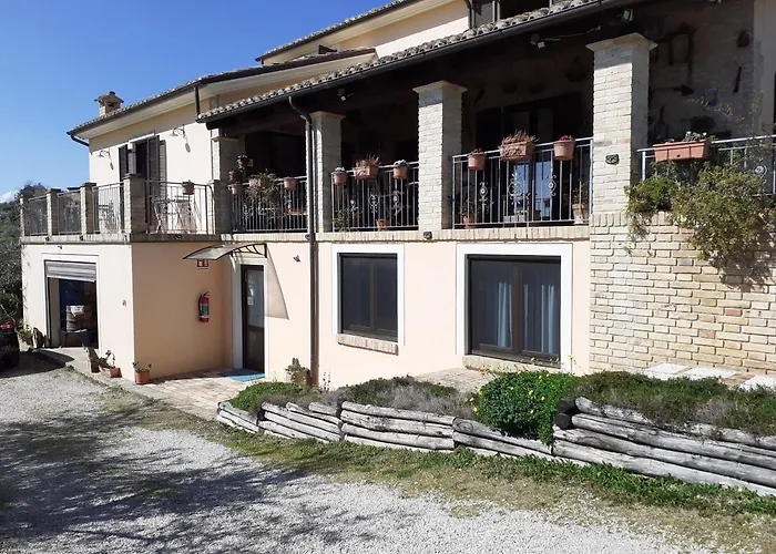 Tra Gli Ulivi 2 Apartment *